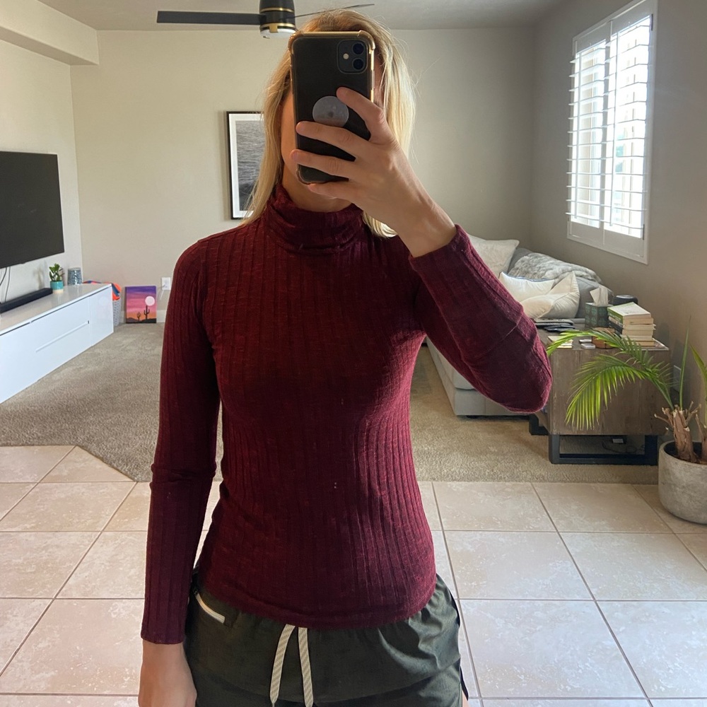 F21 light sweater